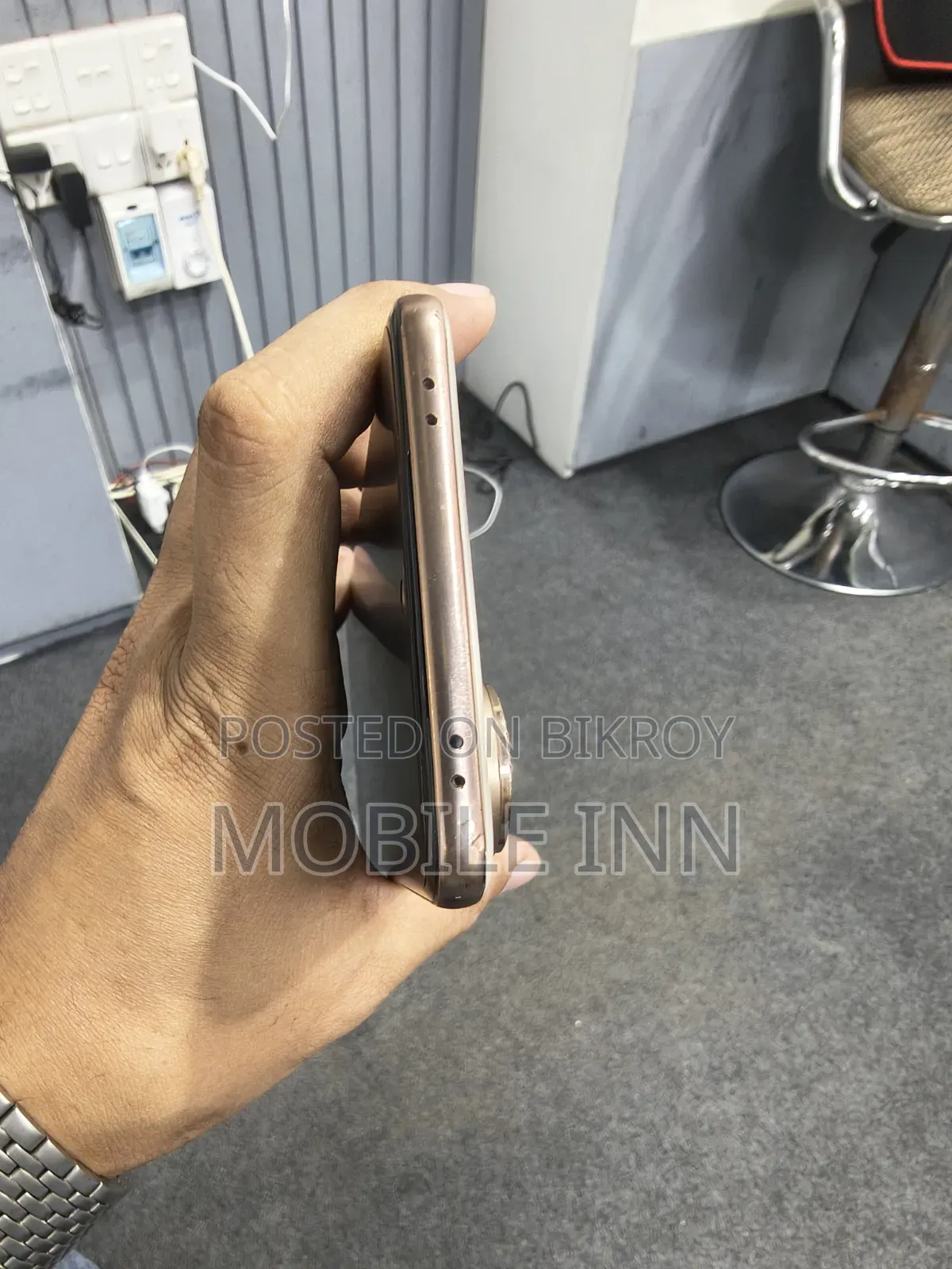 Vivo V60e 128 GB Gold
