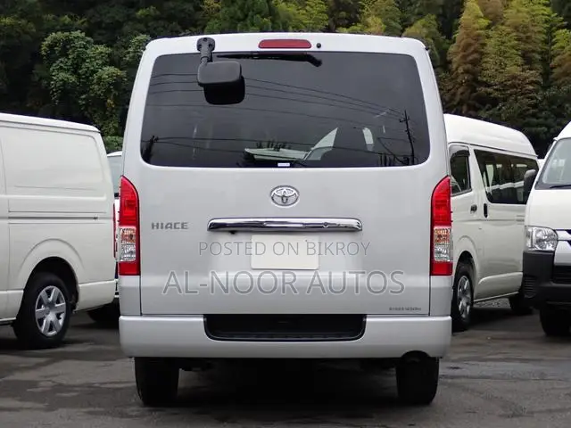 Toyota HiAce 2021 Silver