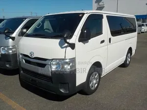 Toyota GranAce 2021 White