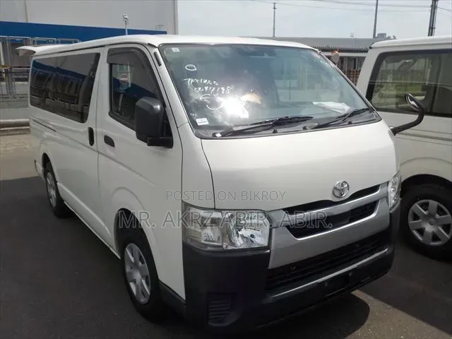 Toyota GranAce 2021 White