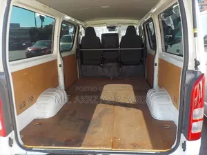 Toyota GranAce 2021 White