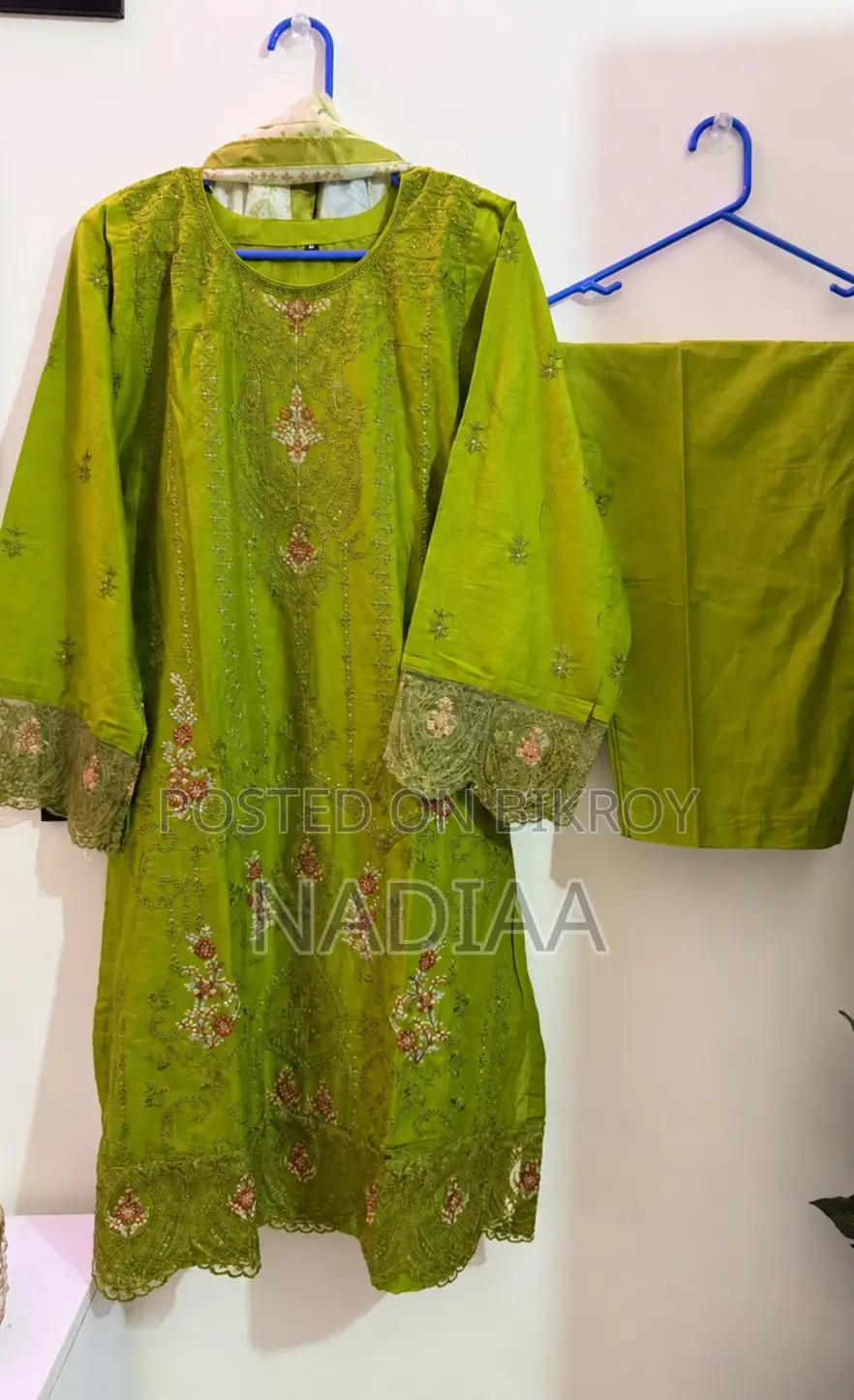 Want to Declutter Beautiful Three Piece Set