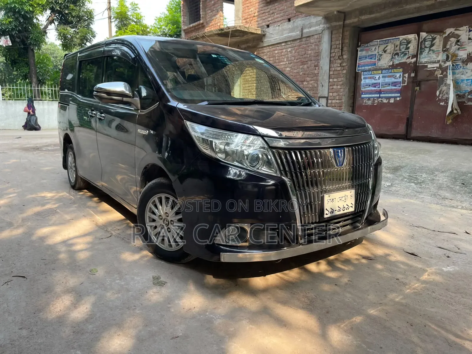 Toyota Esquire 2015 Brown