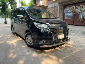 Toyota Esquire 2015 Brown