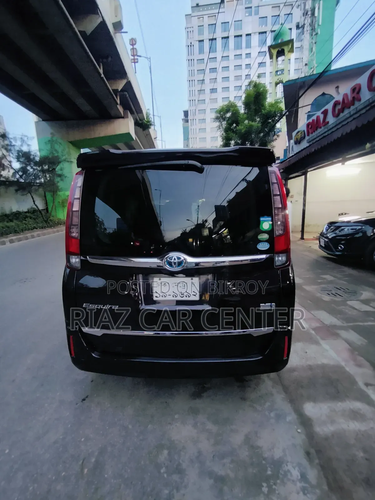 Toyota Esquire 2015 Brown