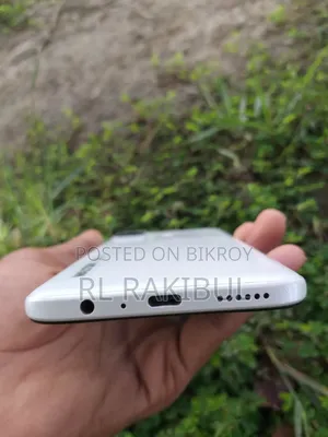 Walton Primo R8 64 GB White