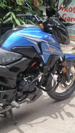 Honda X-Blade 160 2021 Blue