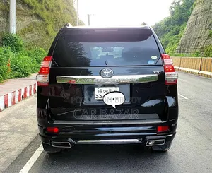 Toyota Land Cruiser Prado 2.7 i 2011 Black