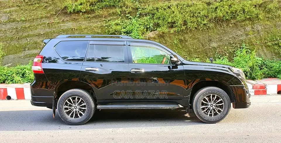 Toyota Land Cruiser Prado 2.7 i 2011 Black