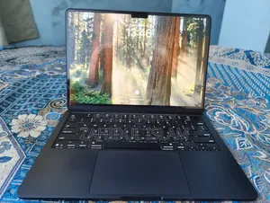 New Laptop Apple MacBook Air 2025 M4 16GB Apple M4 Pro SSD 256GB