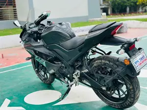 Yamaha R15 V3 2024 Black