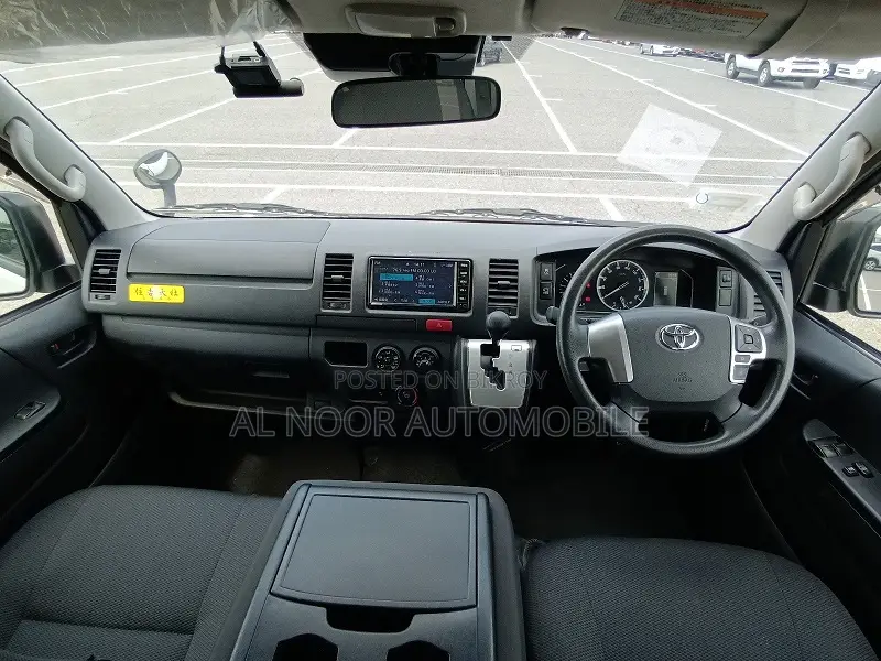 Toyota HiAce 2021 White