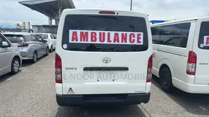 Toyota HiAce 2021 White