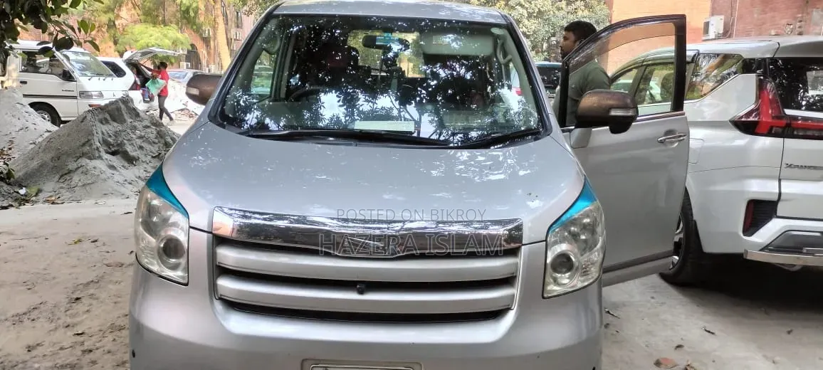 Toyota Noah 2008 White