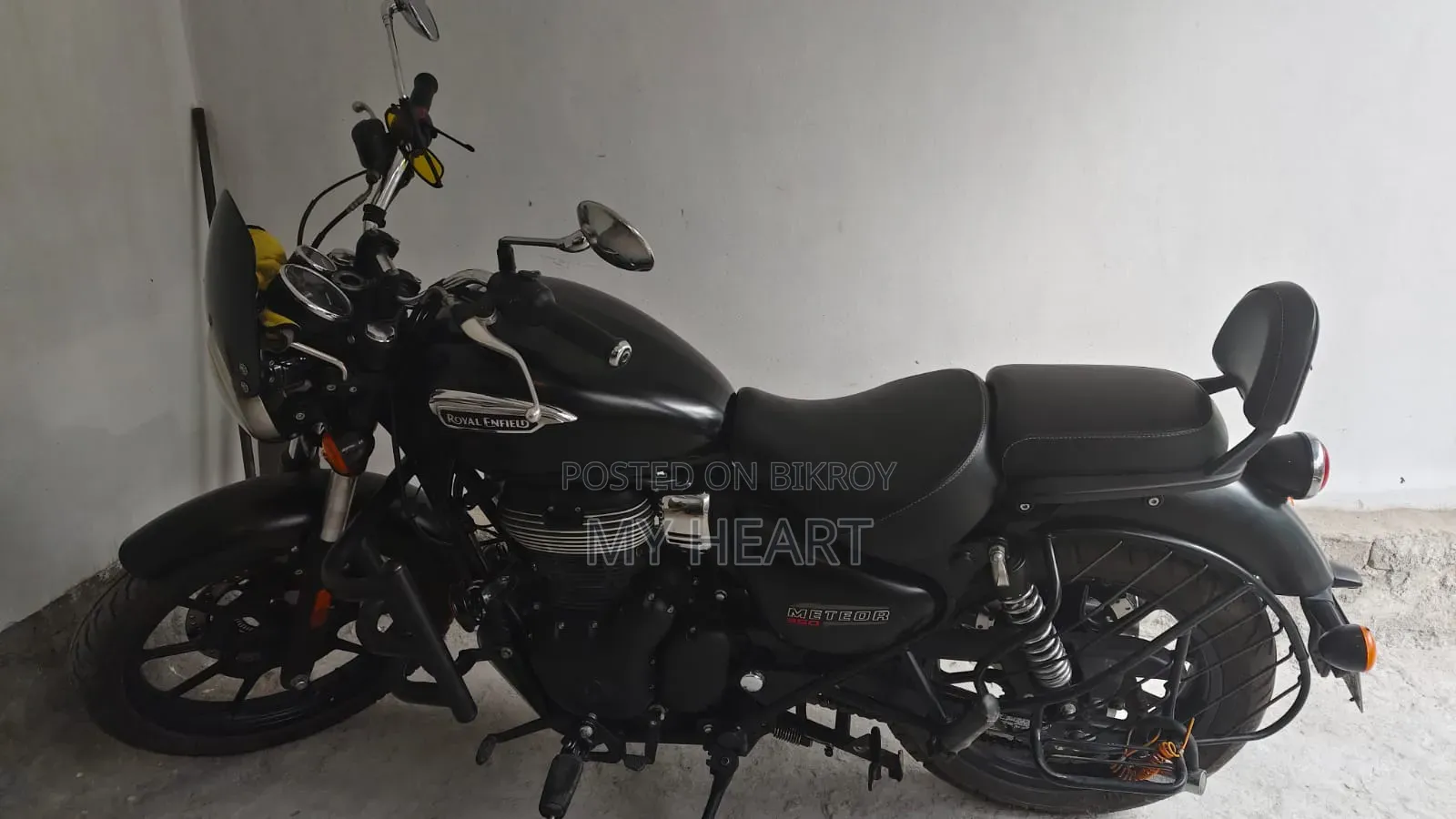 Royal Motorcycle 2025 Black
