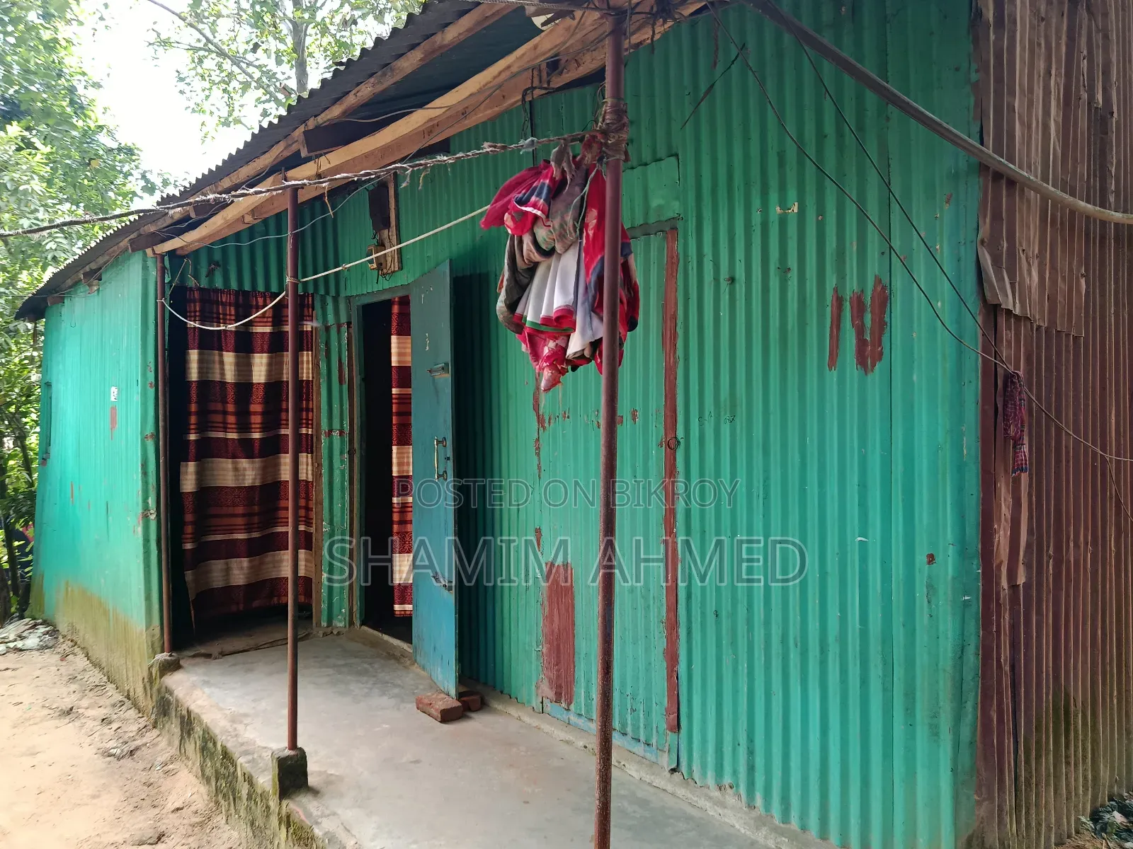 তিন শতক ঘর সহ তিন রুম