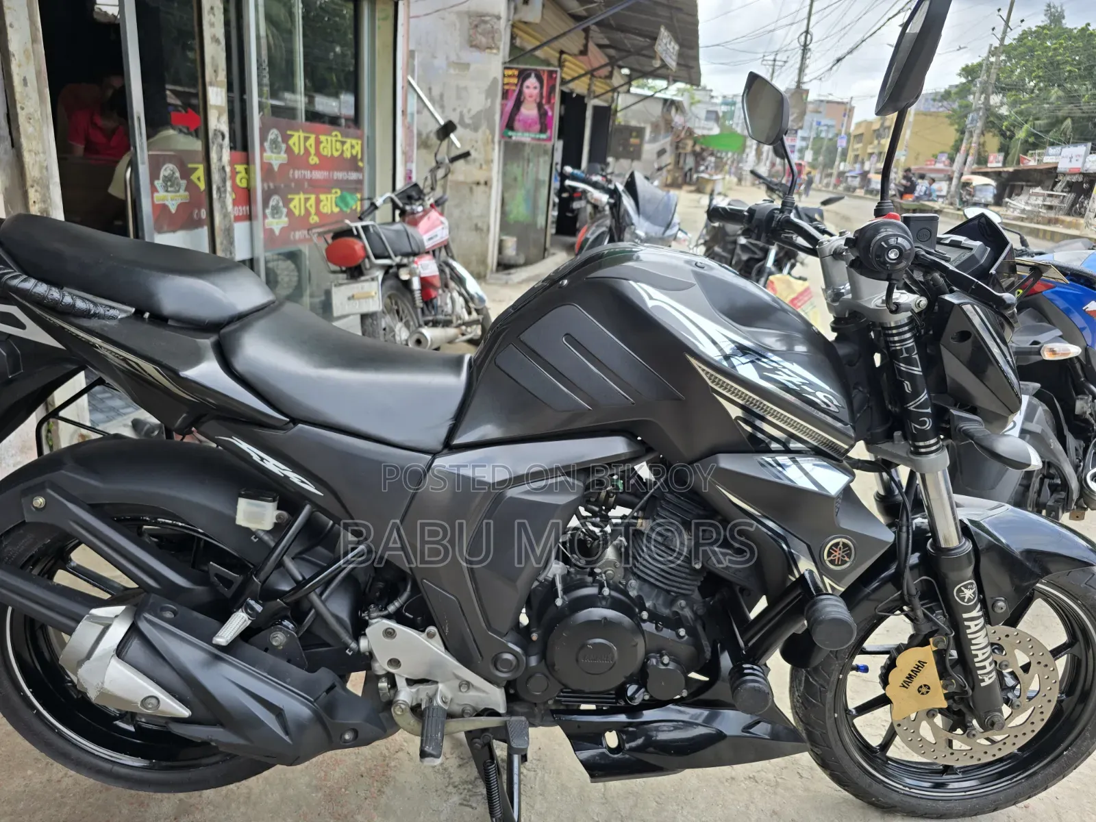 ইয়ামাহা এফজেড ২০২২ কালো