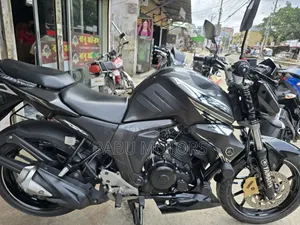 ইয়ামাহা এফজেড ২০২২ কালো