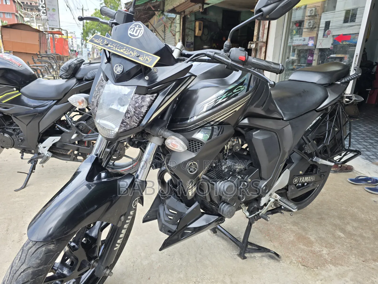 ইয়ামাহা এফজেড ২০২২ কালো