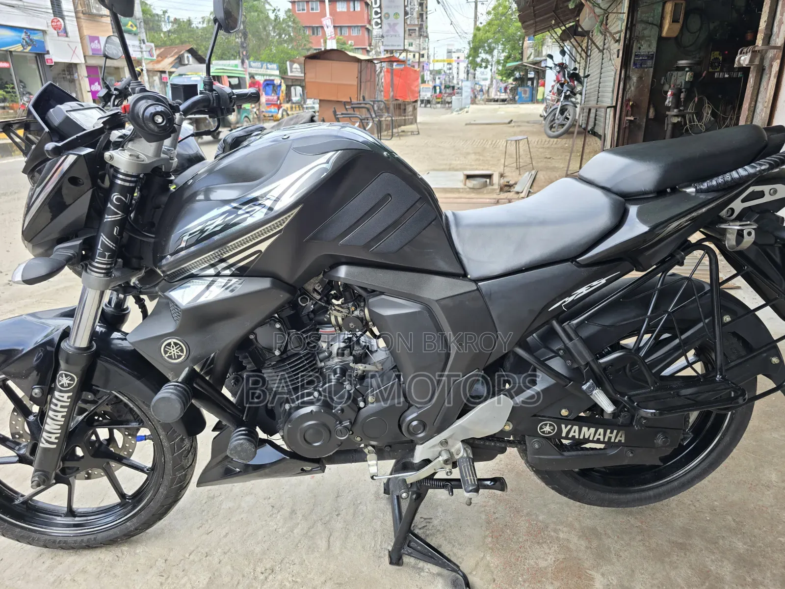 ইয়ামাহা এফজেড ২০২২ কালো