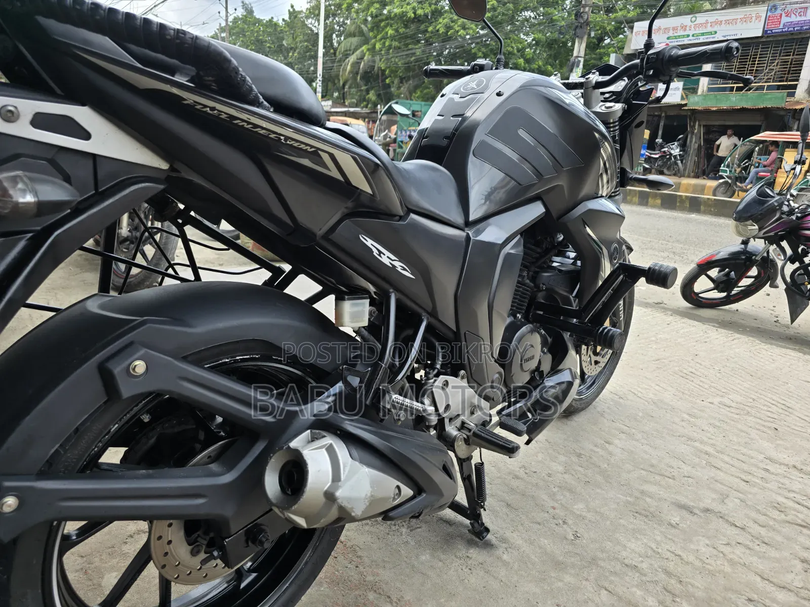 ইয়ামাহা এফজেড ২০২২ কালো