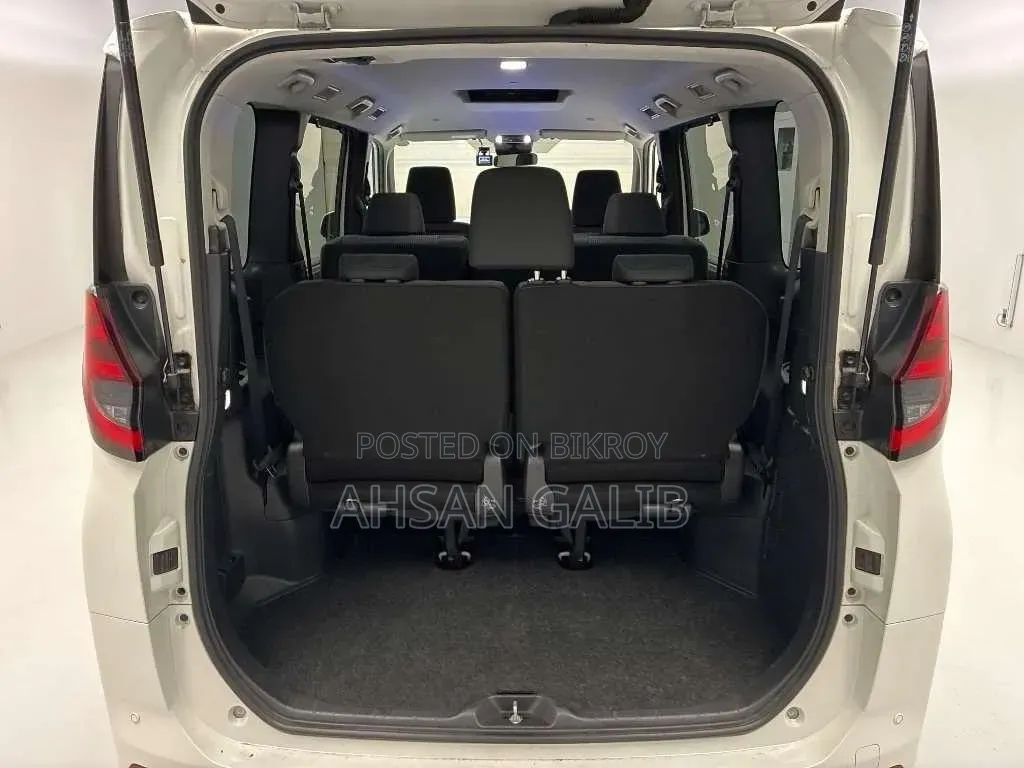 Toyota Noah 2022 Pearl