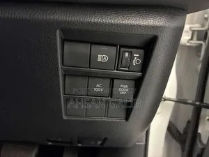 Toyota Noah 2022 Pearl