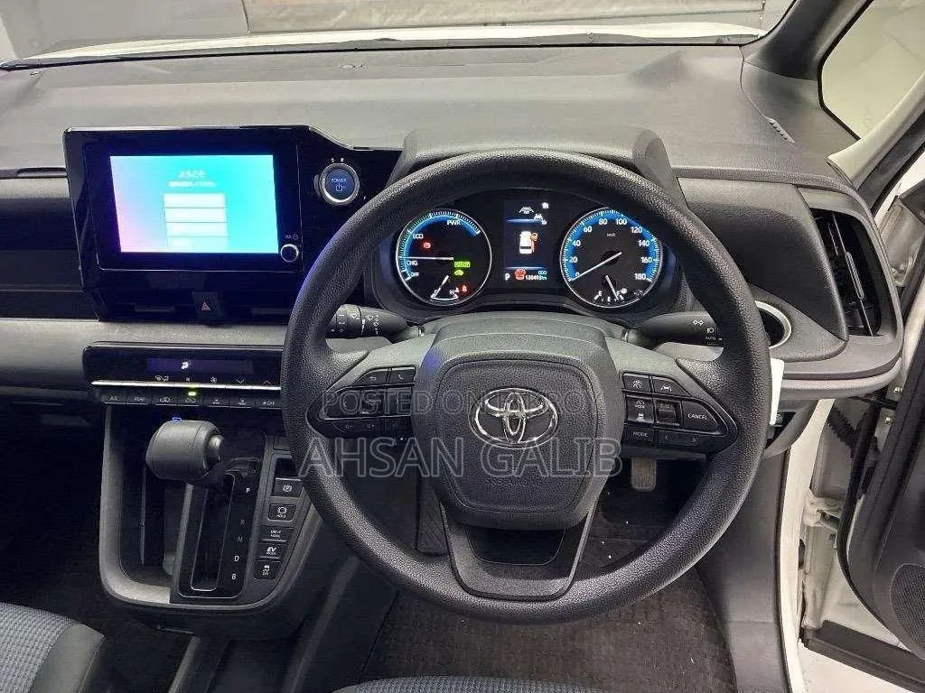 Toyota Noah 2022 Pearl