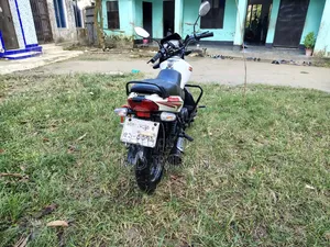 টিভিএস ২০১৪ সাদা