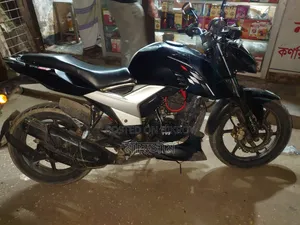 TVS Apache RTR 160 4V 2024 Black
