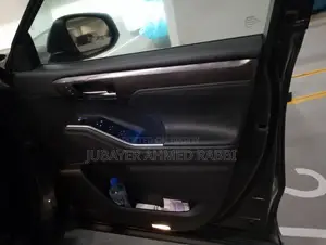 টয়োটা হাইল্যান্ডার ২০২২ ধূসর