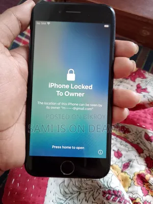 Apple iPhone SE 64 GB Black
