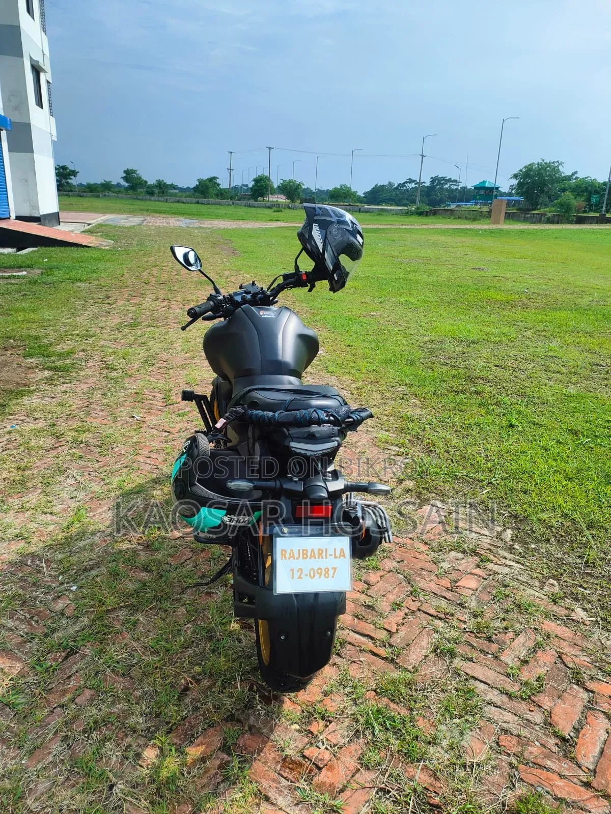 ইয়ামাহা এফজেড ২০২৫ ব্ল্যাক
