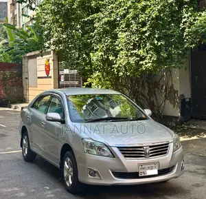টয়োটা প্রমিও ২০১২ রূপালী