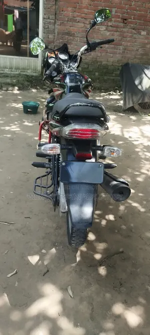 বাজাজ ডিসকভার ১২৫ ২০১৮ ব্ল্যাক