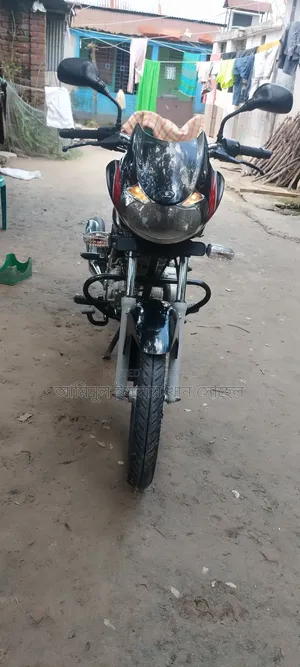 বাজাজ ডিসকভার ১২৫ ২০১৮ ব্ল্যাক