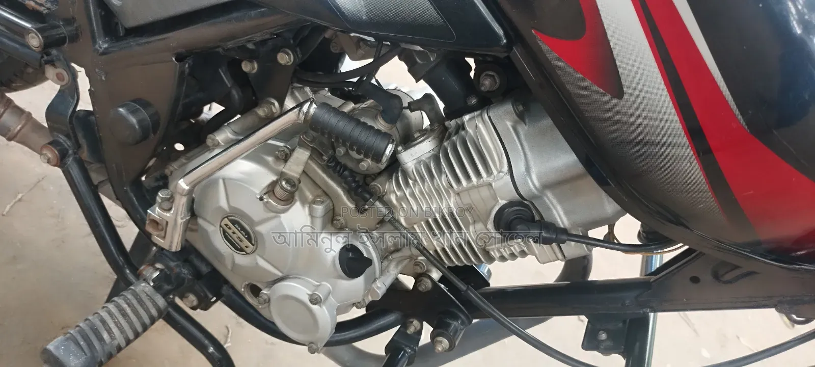 বাজাজ ডিসকভার ১২৫ ২০১৮ ব্ল্যাক