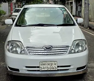 টয়োটা করোলা ২০০১ হোয়াইট