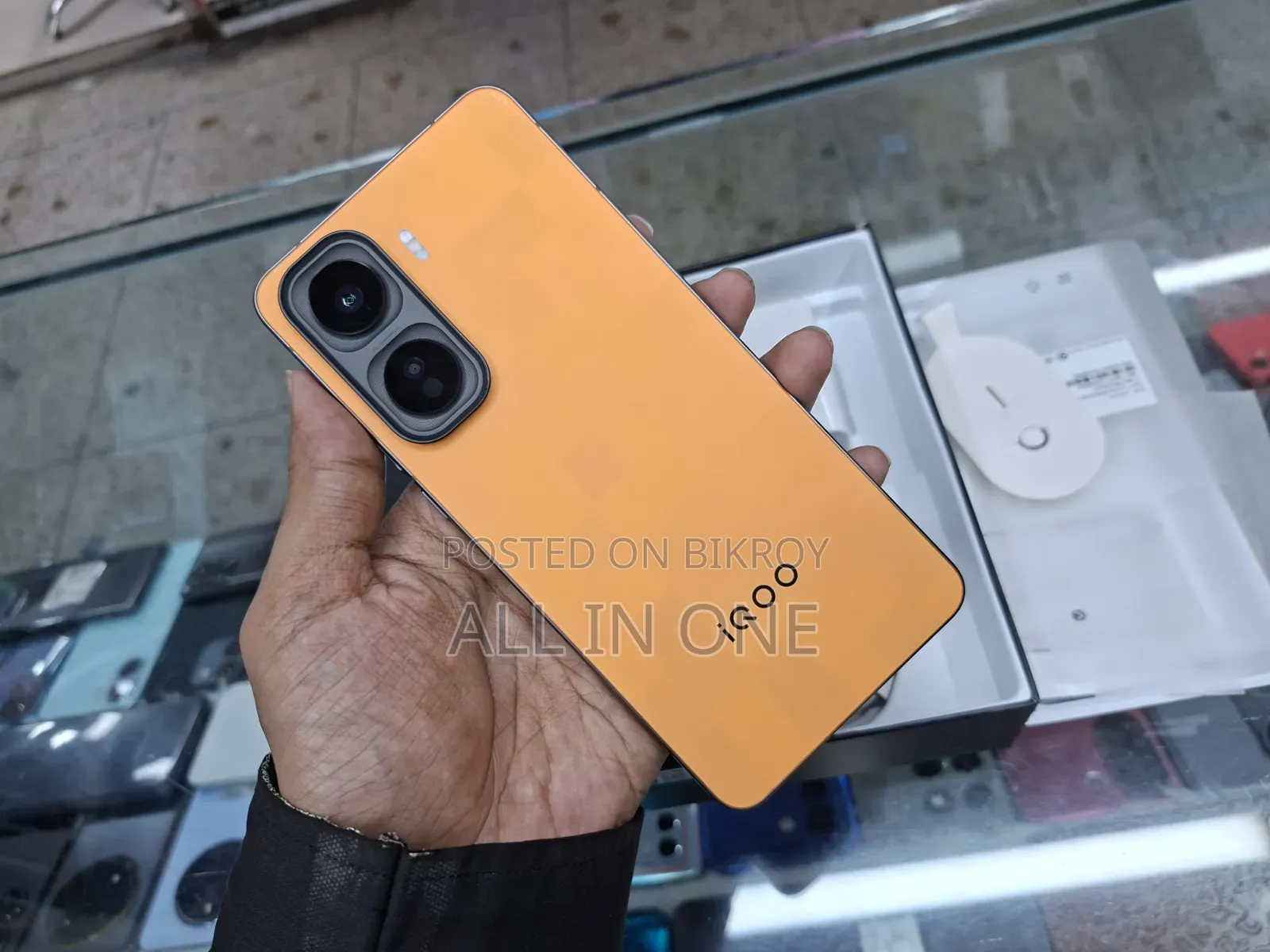 iQOO 11 256 GB Orange