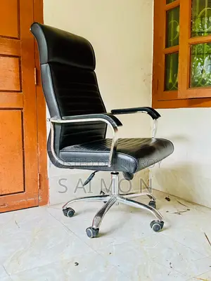 অফিস বস চেয়ার