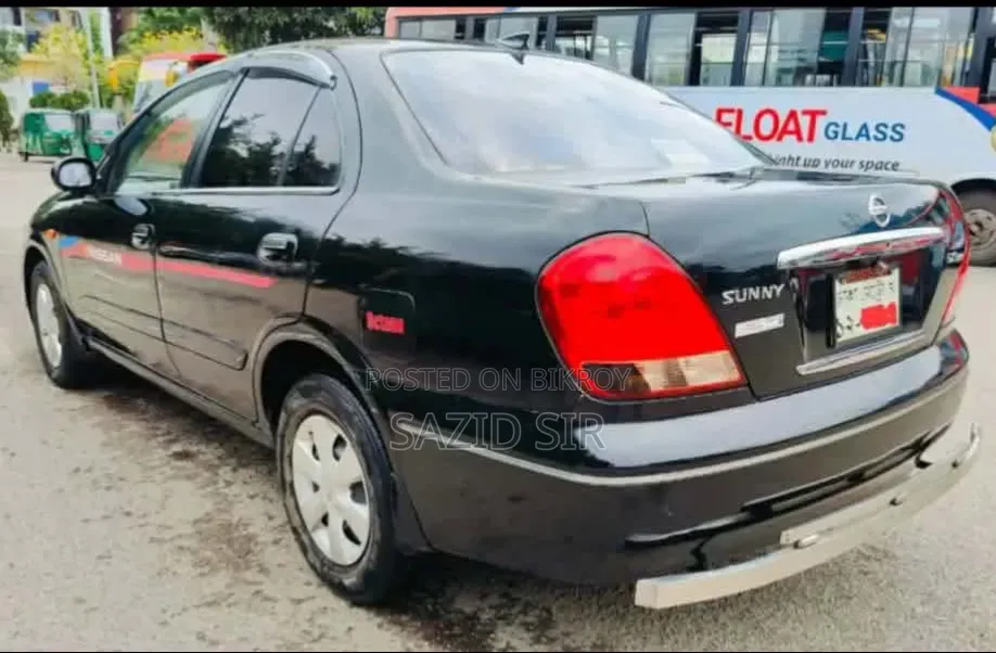 Nissan Sunny 2006 Black