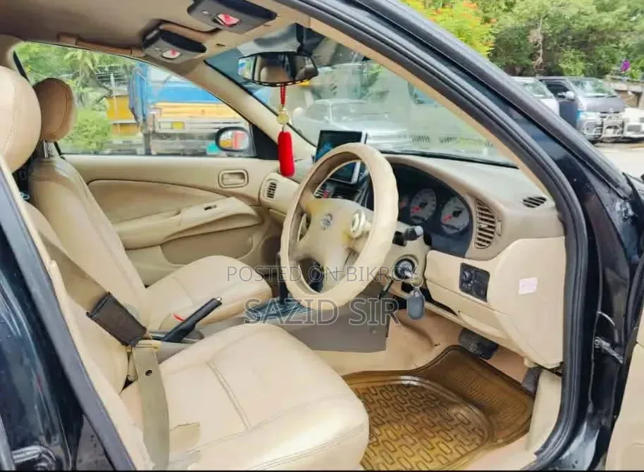 Nissan Sunny 2006 Black