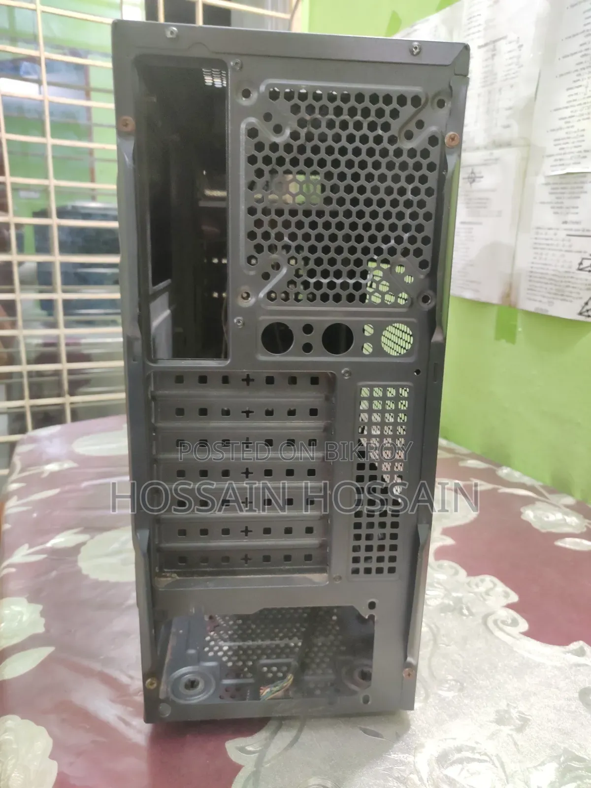 Desktop CPU Casing (Casing is extremely sturdy and heavy)