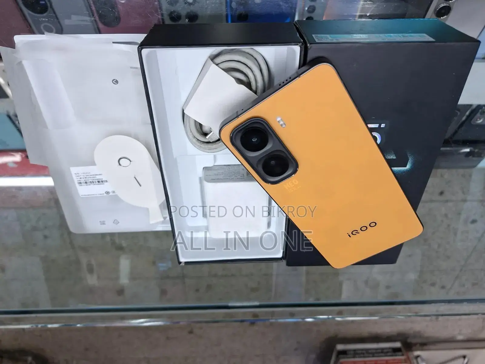iQOO 11 256 GB Orange