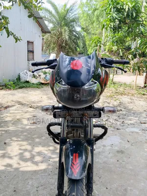 বাজাজ ডিসকভার ১২৫ ২০১৫ কালো