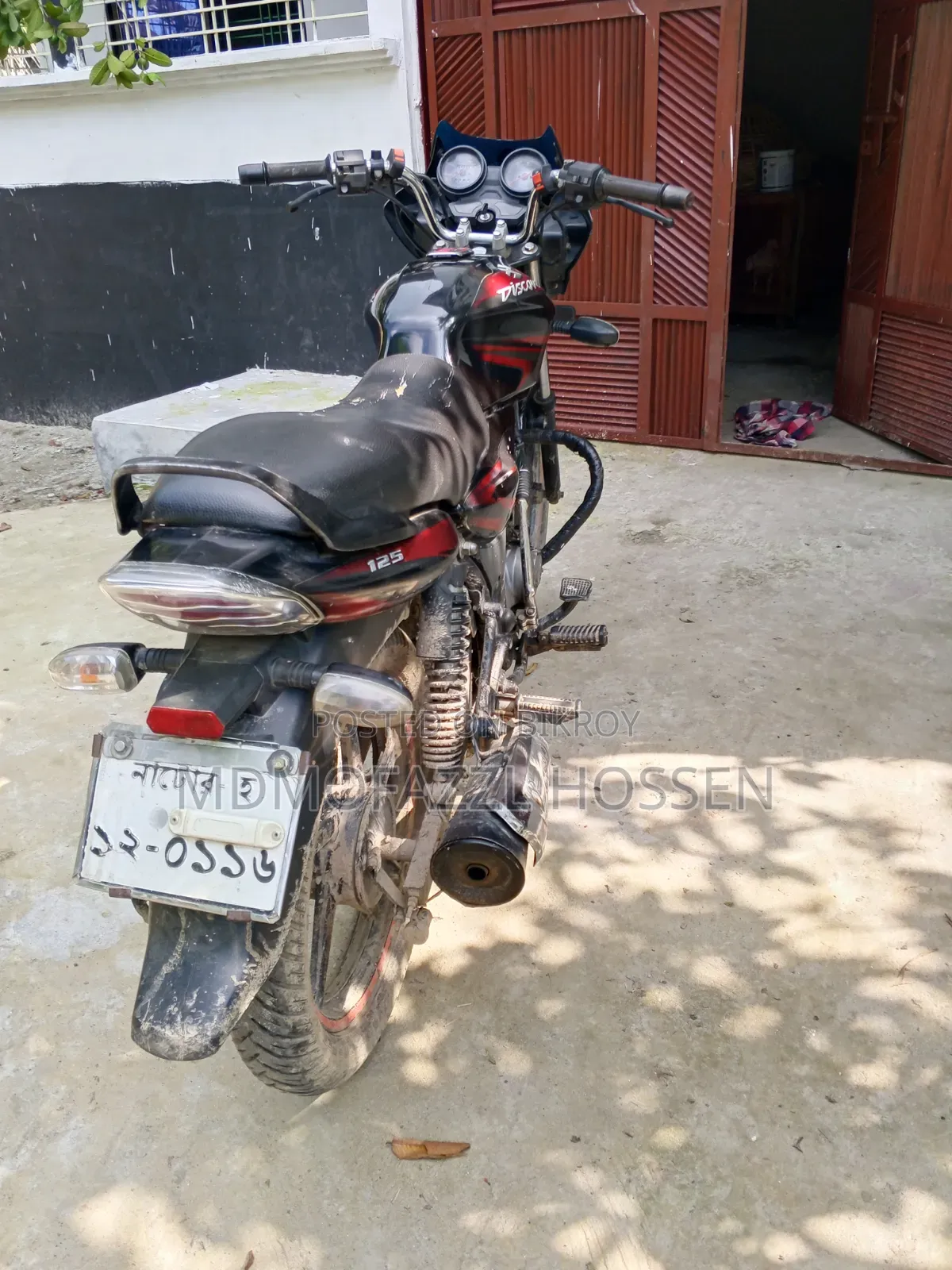 বাজাজ ডিসকভার ১২৫ ২০১৫ কালো