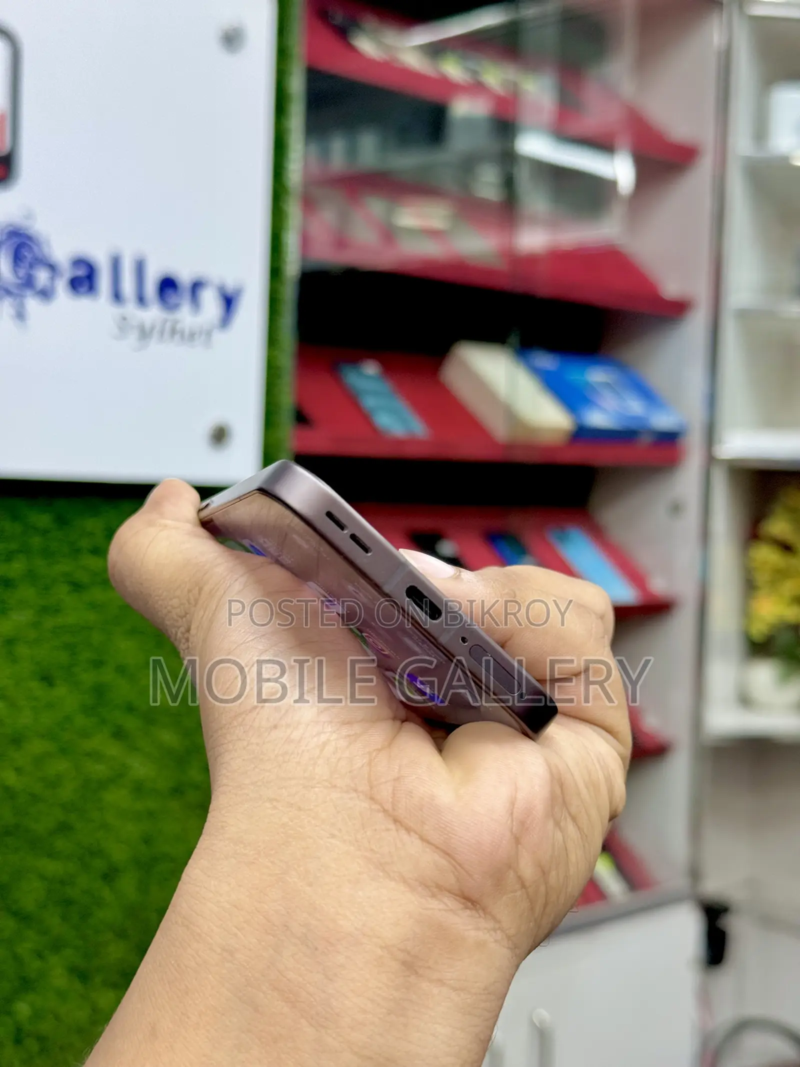 অপো রেনো ১৫ প্রো মিনি ৫জি ৫১২ জিবি রেড