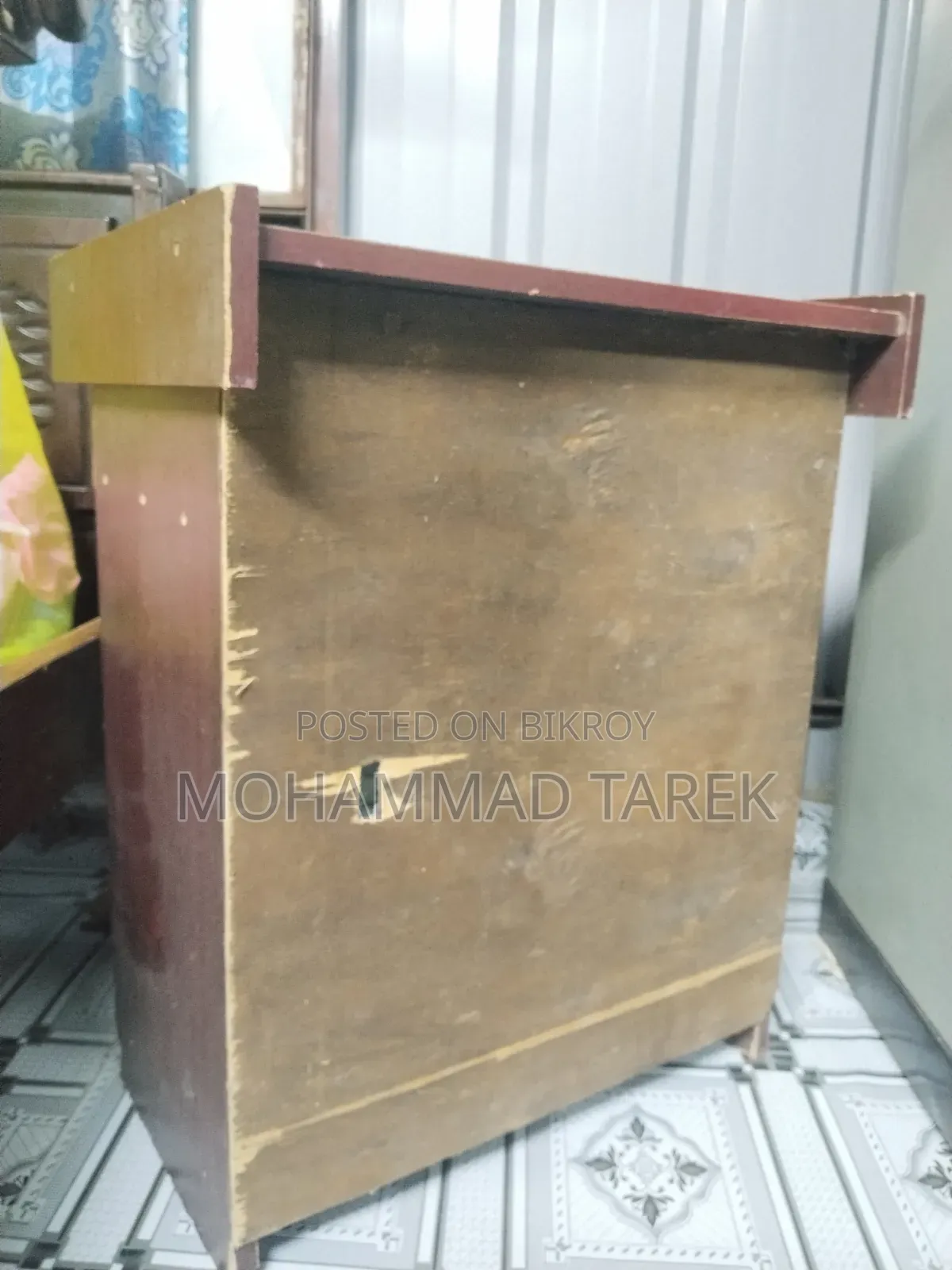 ক্যাশ টেবিল অর কম্পিউটার টেবিল