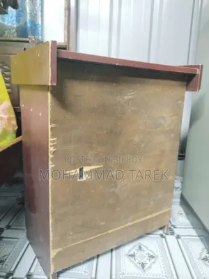 ক্যাশ টেবিল অর কম্পিউটার টেবিল