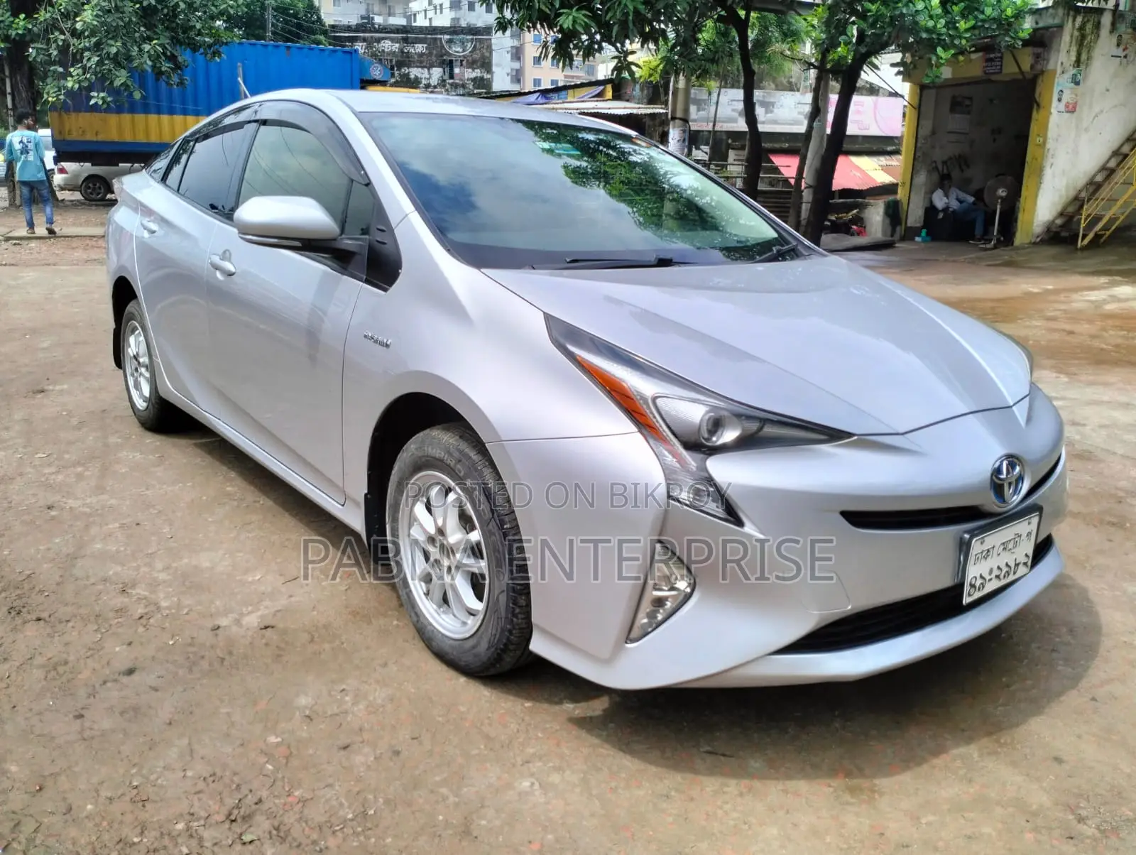 টয়োটা প্রিয়াস ২০১৭ সিলভার